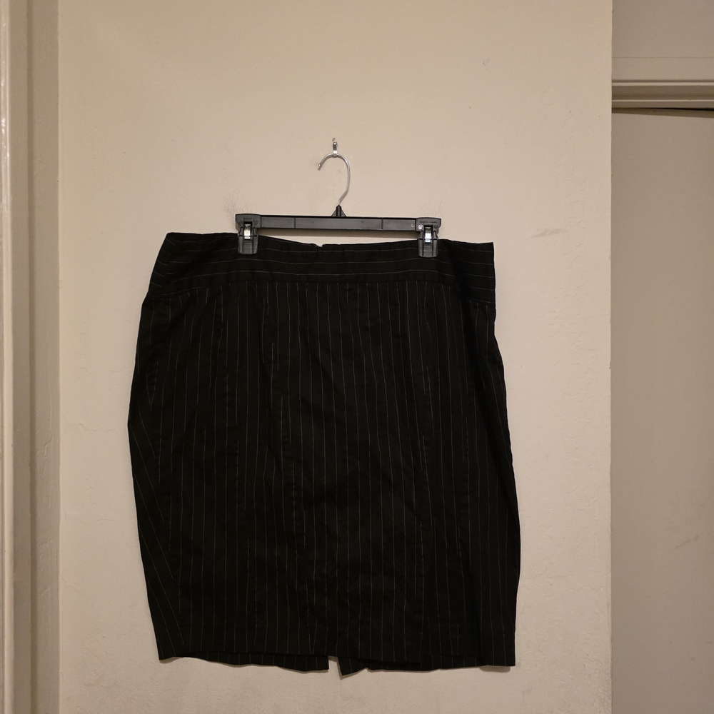 Torrid Black Pinstripe Skirt Size 18